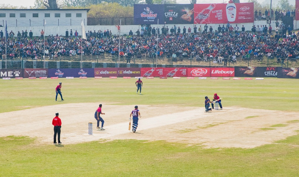 नेपालले यूएईलाई दियो २४९ रनको लक्ष्य