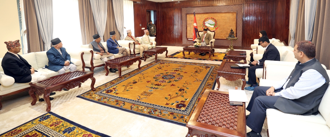 प्रधानमन्त्री प्रचण्डसँग प्रदेश प्रमुखको भेट