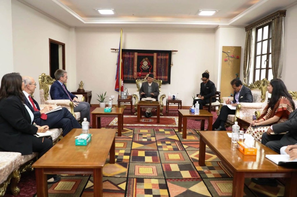 रामचन्द्र पौडेल र डिन आर. थम्पसन