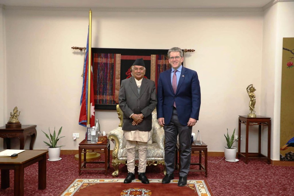 रामचन्द्र पौडेल र डिन आर. थम्पसन