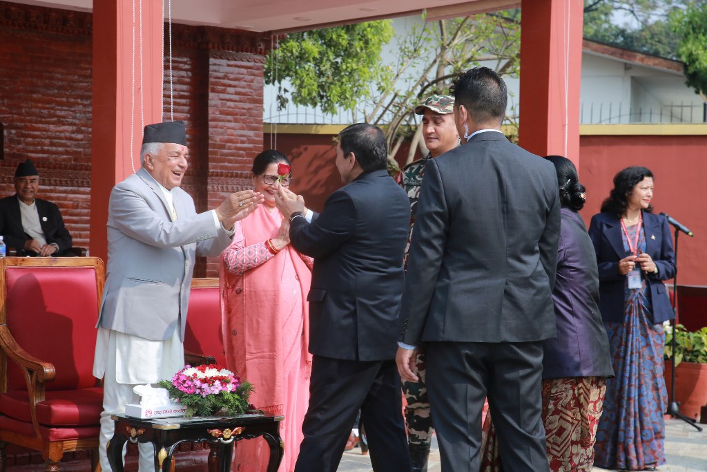 राष्ट्रपति रामचन्द्र पौडेल सांसदहरुसंग