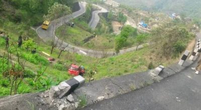सिन्धुलीमा कार दुर्घटना