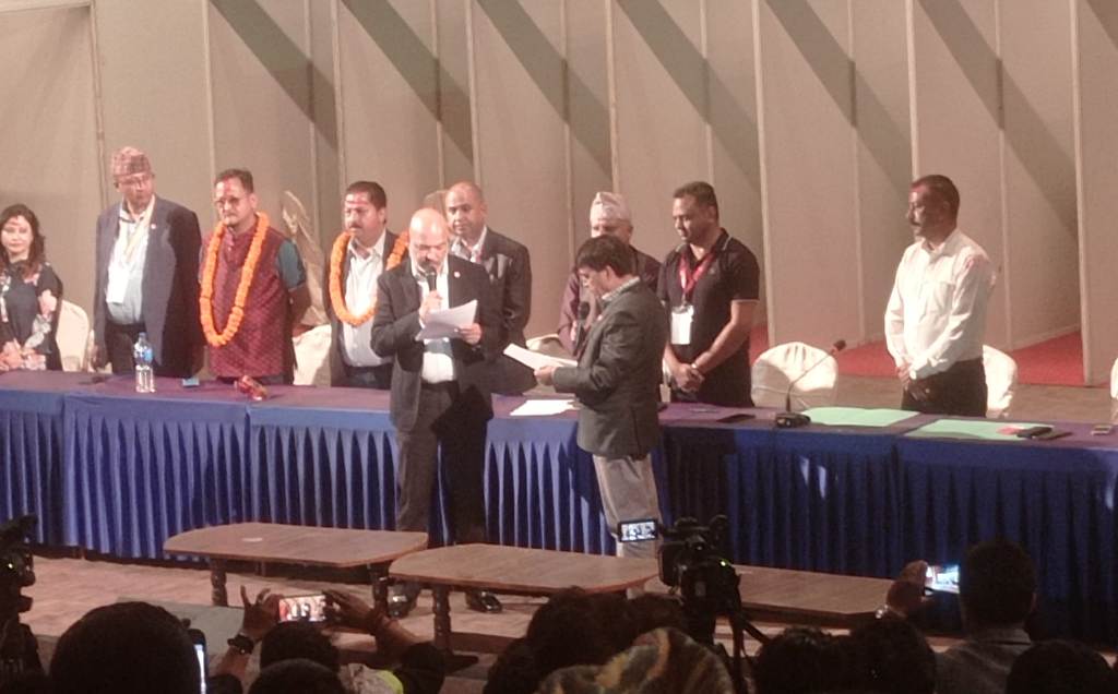 चन्द्र ढकाल