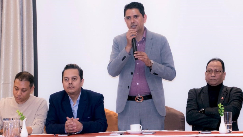 डिल्ली अधिकारी