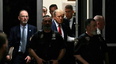 डोनाल्ड ट्रम्प पक्राउ