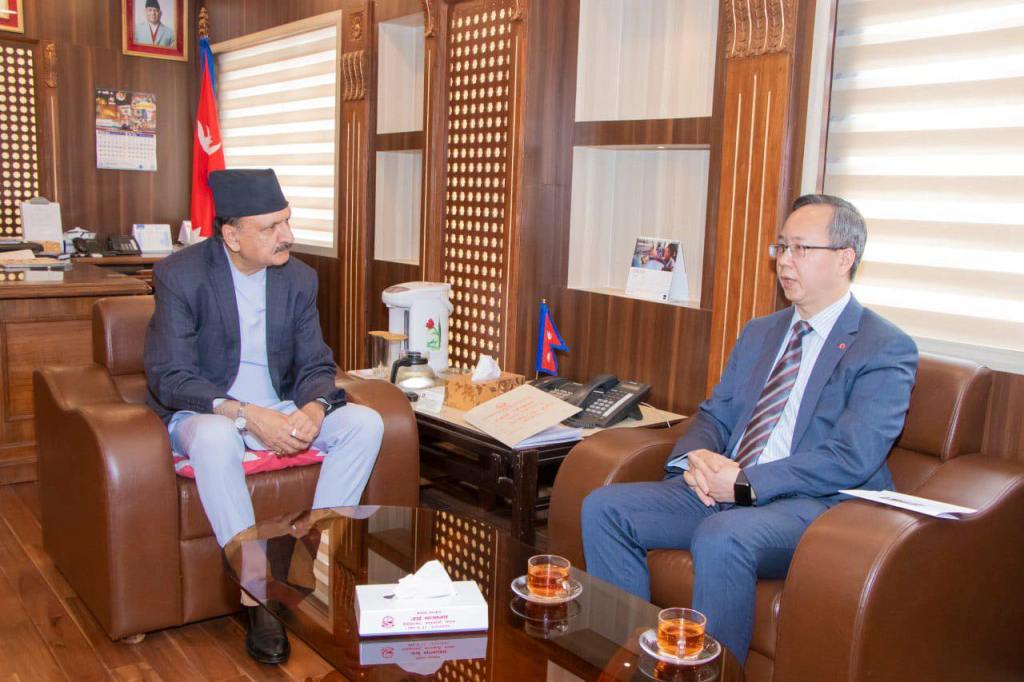 डा. प्रकाशशरण महत र छन सोङ