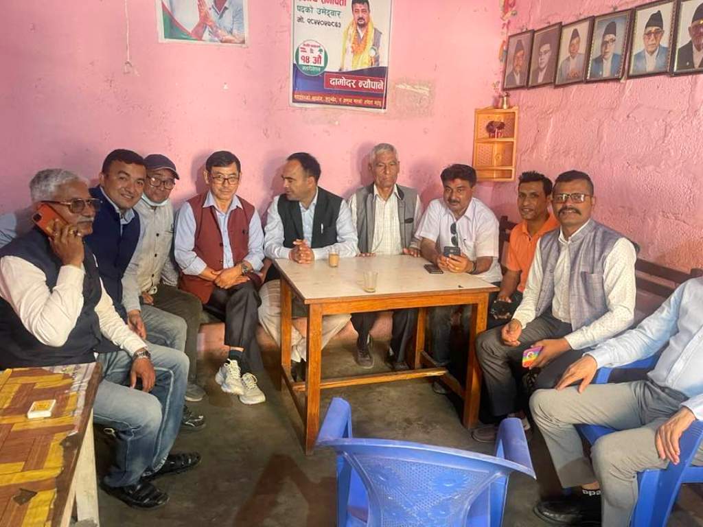 भोट माग्दै टोल–टोलमा