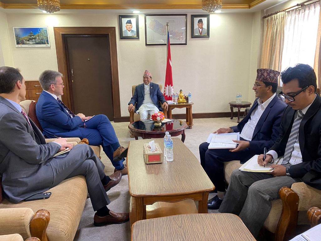 उपप्रधानमन्त्री श्रेष्ठ र अमेरिकी राजदुत थम्पसन