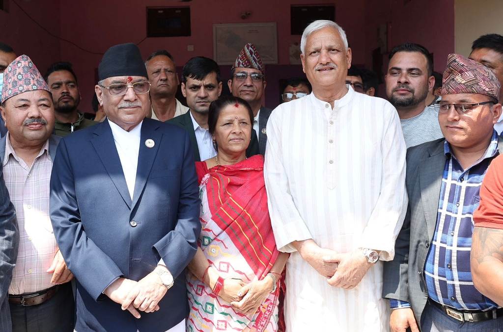  प्रधानमन्त्री प्रचण्ड र लेखराज भट्ट 