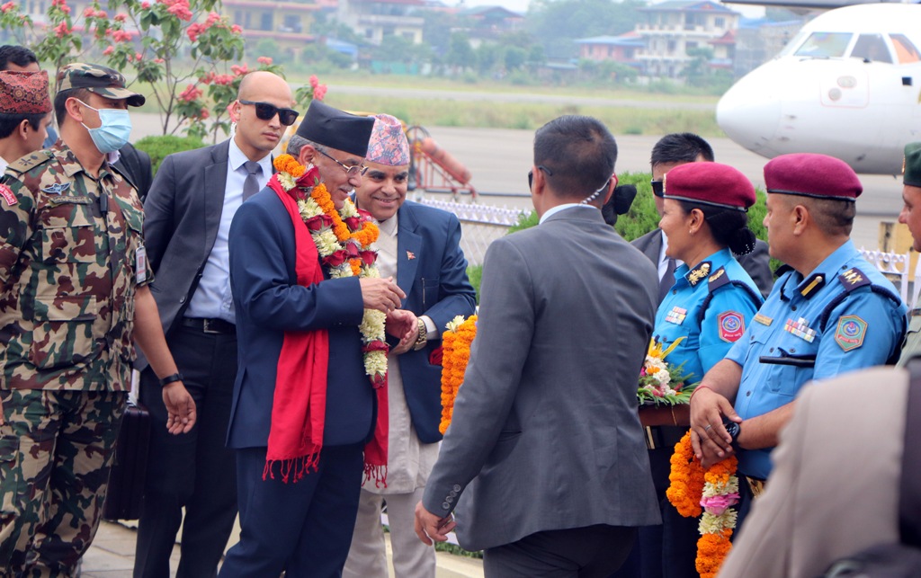 प्रधानमन्त्री प्रचण्ड चितवनमा