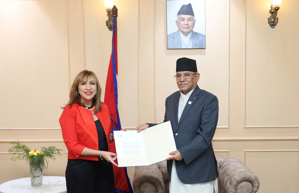 प्रधानमन्त्री प्रचण्ड र हाना सिङ्गर हाम्दे