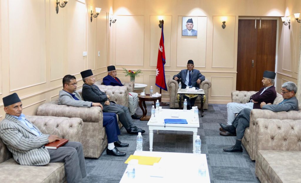 प्रचण्ड, देउवा र ओलीबीच भेटवार्ता