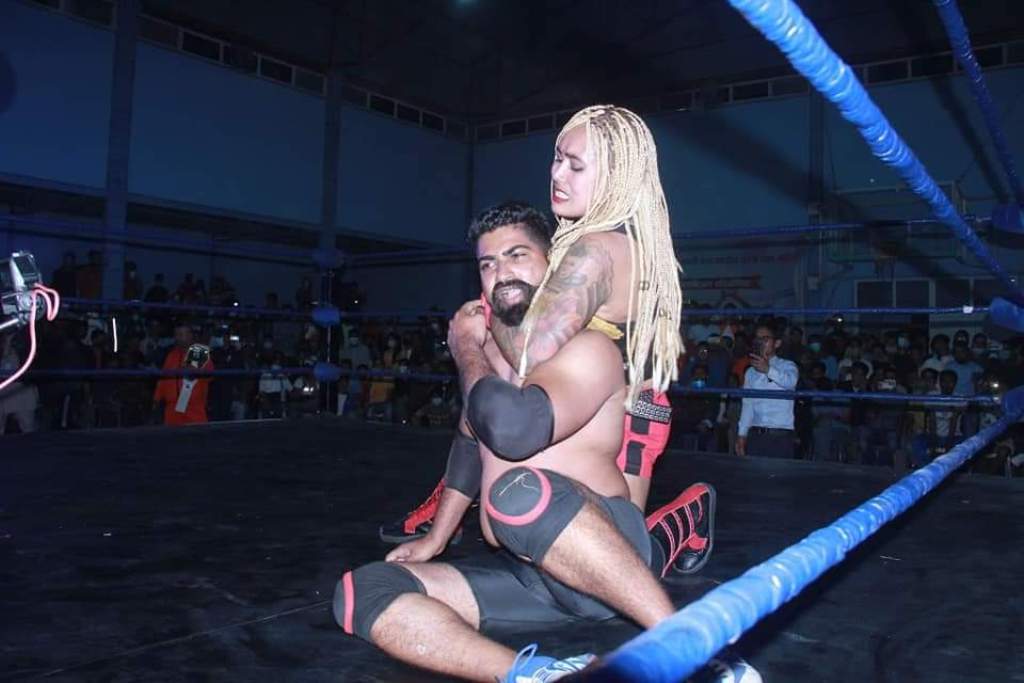 लेडी ड्र्यागन_ मुना श्रेष्ठ