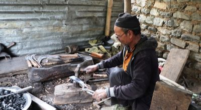 आरन व्यवसाय संकटमा