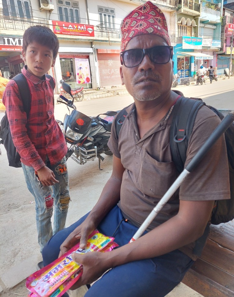 अगरबत्ती बेचेर