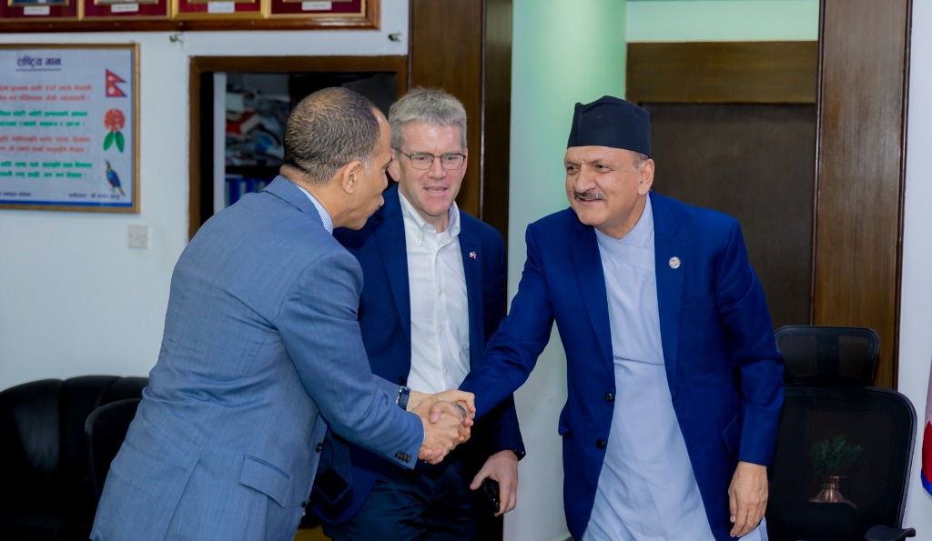 डा. प्रकाशशरण महत र जोनाथन ब्रुक्स