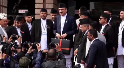 डा. प्रकाशशरण महत संसदमा