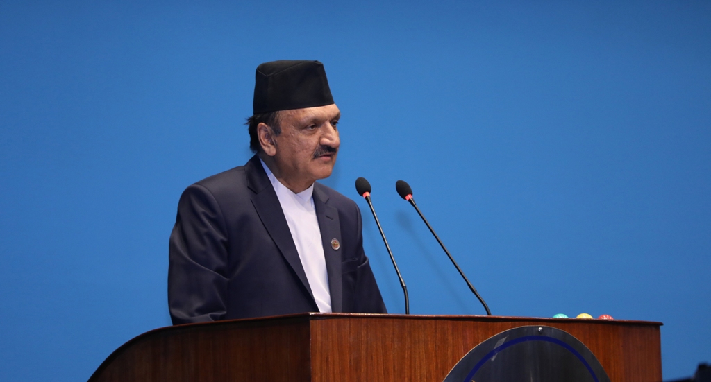 डा. प्रकाशशरण महत संसदमा