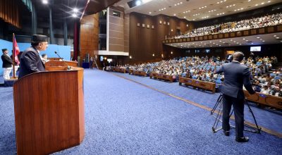 डा. प्रकाशशरण महत संसदमा