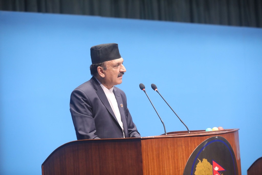 डा. प्रकाशशरण महत संसदमा