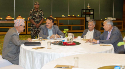 पूर्वअर्थमन्त्रीको छलफल