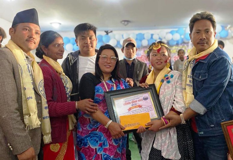 साकेलामा गायनतर्फ दियाली र नृत्यतर्फ राई प्रथम