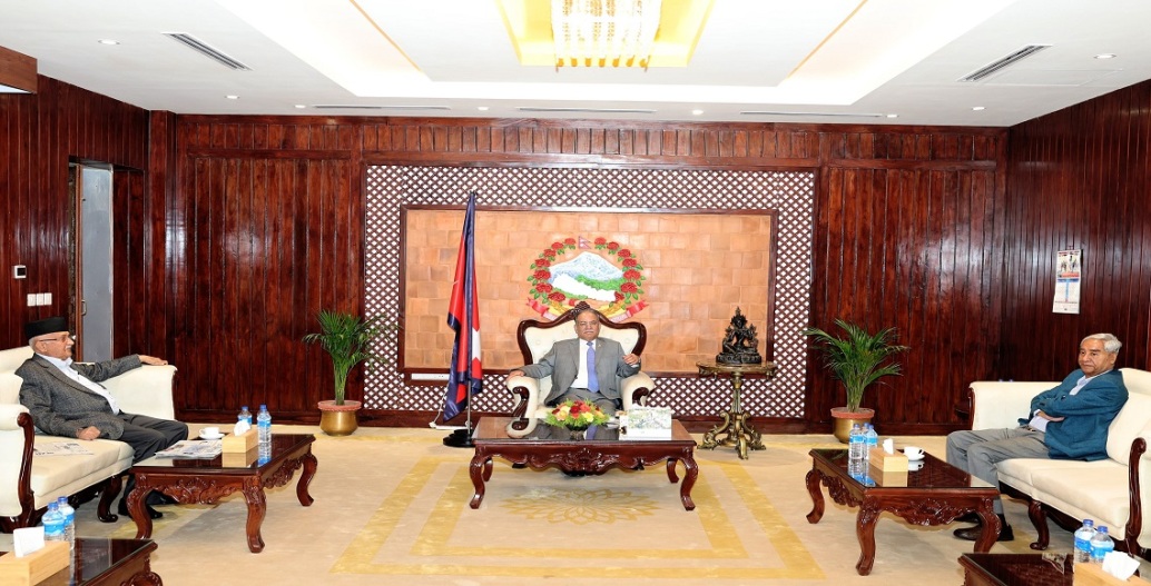 प्रचण्ड, देउवा र ओली