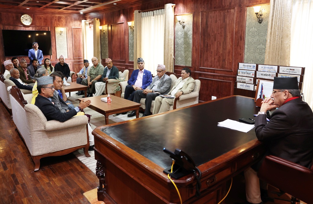 प्रधानमन्त्री प्रचण्ड र राजेन्द्र लिङ्देन