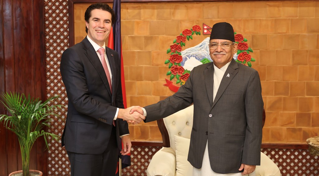 प्रधानमन्त्री प्रचण्ड र टिम वाट्स