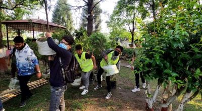 १ लाख बिरुवा रोप्दै