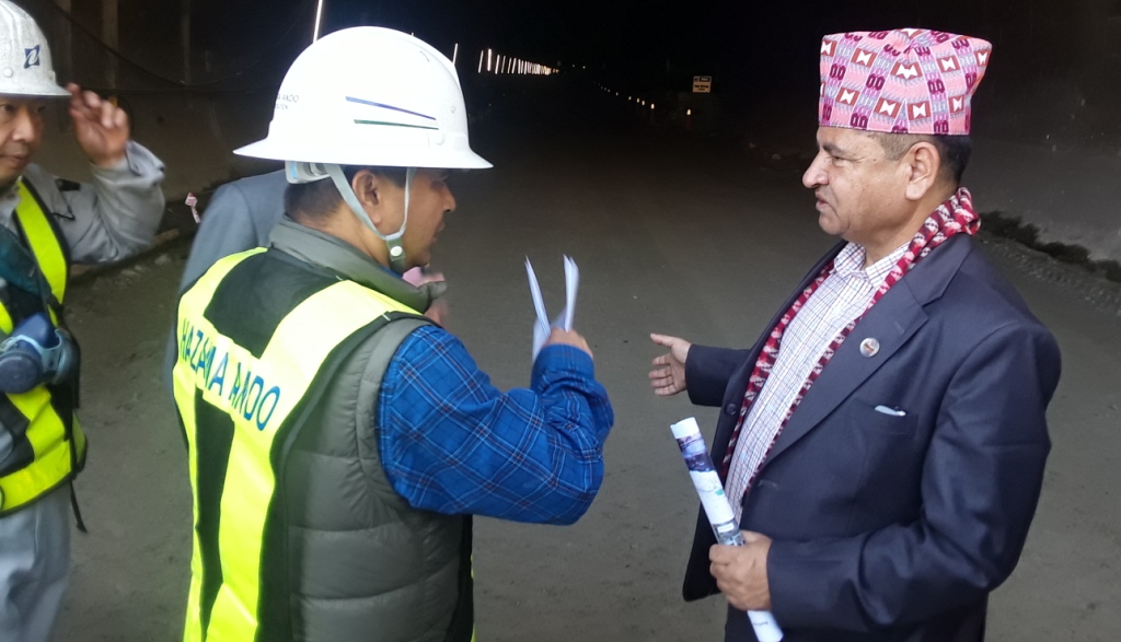 भौतिकमन्त्री ज्वालाद्वारा नागढुङ्गा सुरुङमार्गको अनुगमन