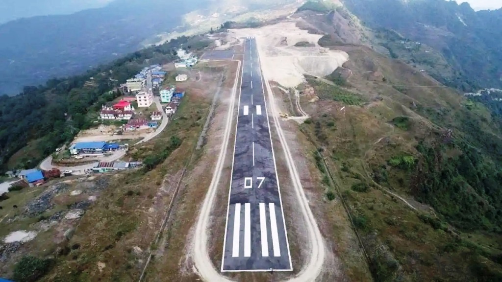 सुकेटार विमानस्थल