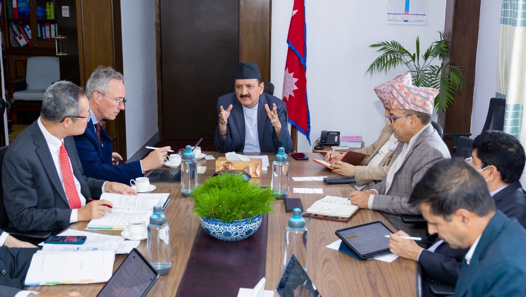 डा. प्रकाशशरण महत र मार्टिन रेजर