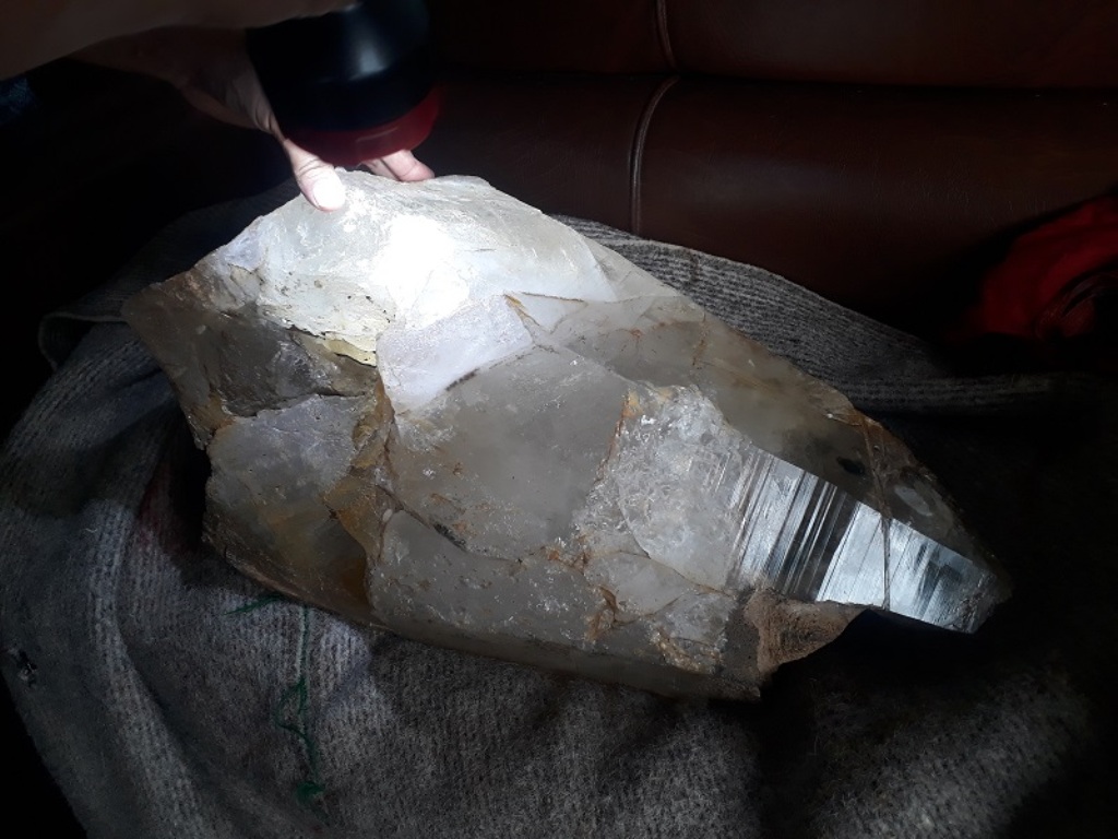 ५४ केजीको बल्ने ढुंगा