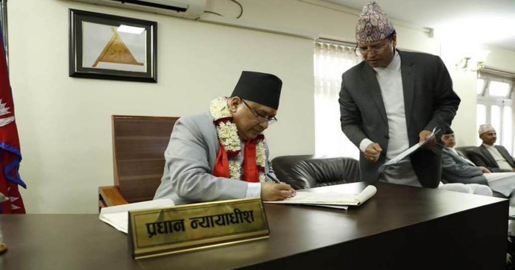 नवनियुक्त प्रधानन्यायाधीश हरिकृष्ण कार्कीले गरे पदवहाली