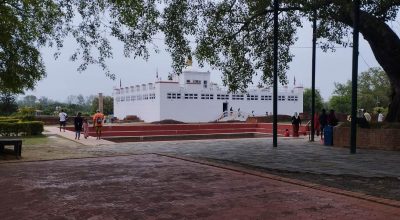 लुम्बिनीमा पर्यटक