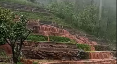 मेहेलेमा पहिरो