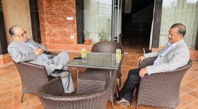 बालुवाटारमा प्रधानमन्त्री प्रचण्ड र विप्लवबीच भेटवार्ता