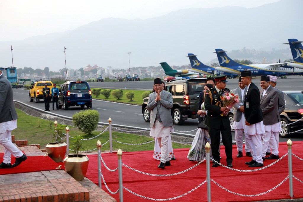 प्रधानमन्त्री प्रचण्ड भारत भ्रमण पूरा गरी स्वदेश फर्किए