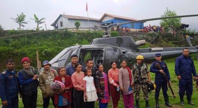 पाँचथर पहिरोमा फसेका १२ जनाको हेलिकोप्टरबाट उद्धार