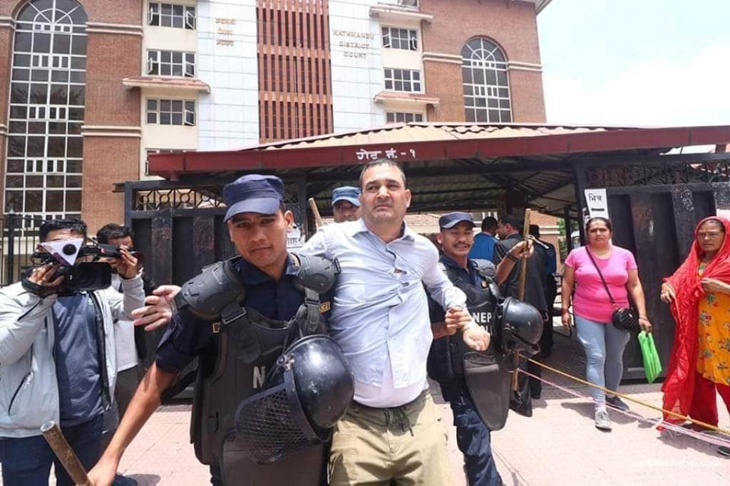 प्रेम चलाउने