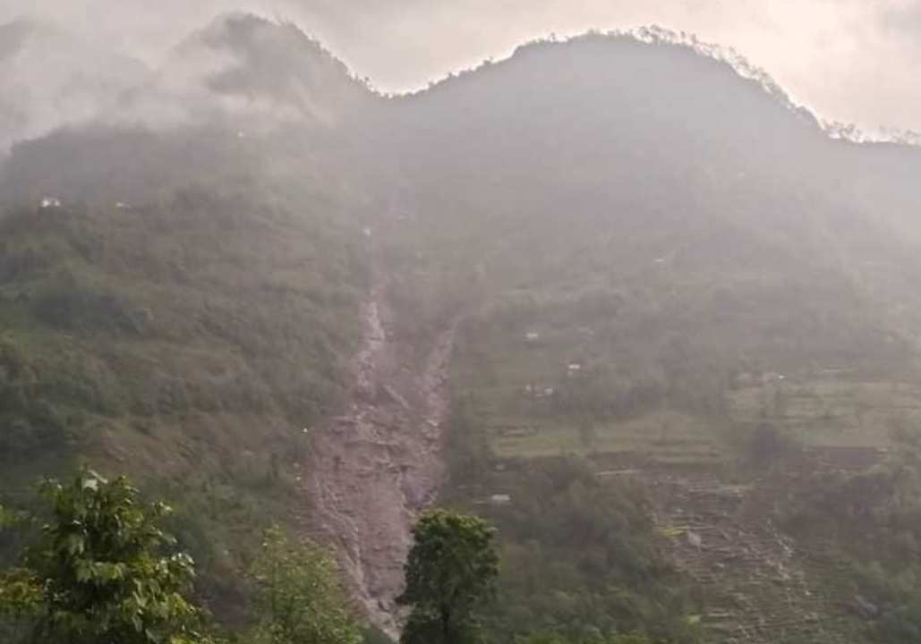 ताप्लेजुङ मेहेले पहिरो