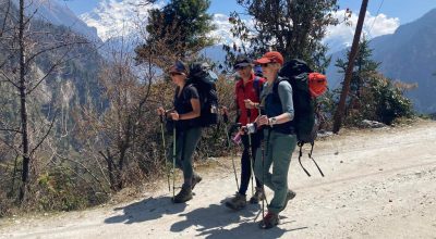 मनाङमा सडक र पदमार्ग एउटै हुँदा पदयात्रीलाई सास्ती
