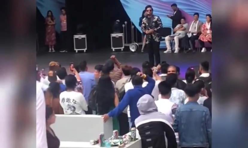 गायक प्रकाश सपूतमाथि रोमानियामा बियरको बोतल प्रहार