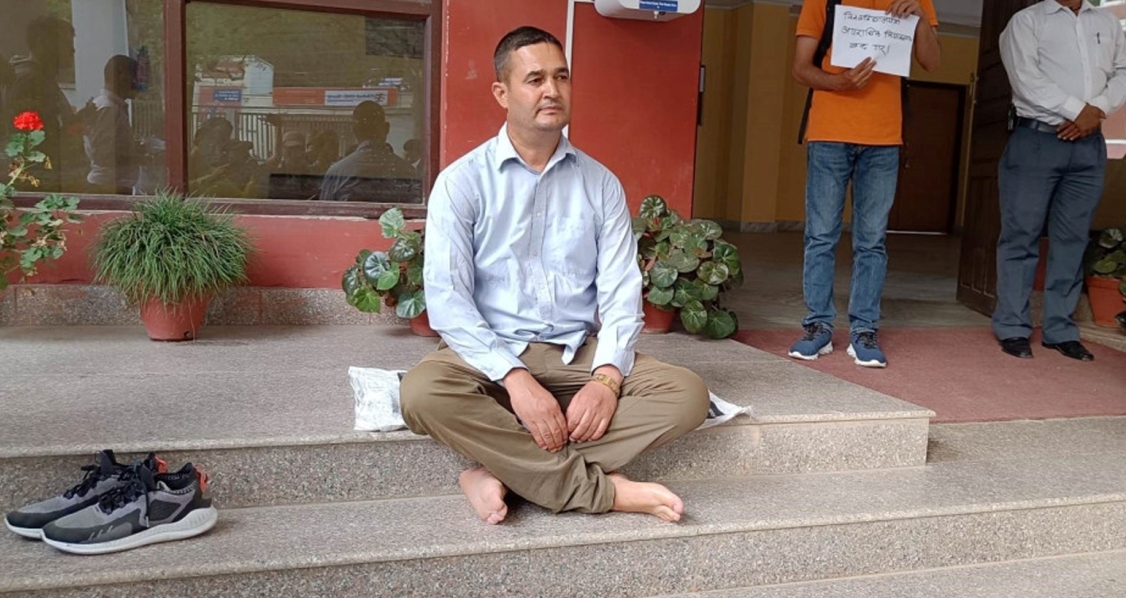 प्रेम चलाउने