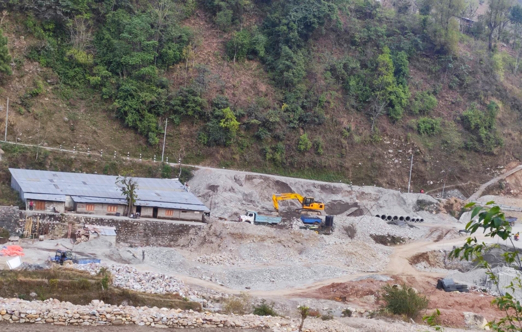 वाग्लुङको भूजीखोलामाथि बसपार्क !