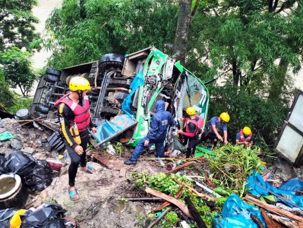 दासढुंगामा बस दुर्घटना