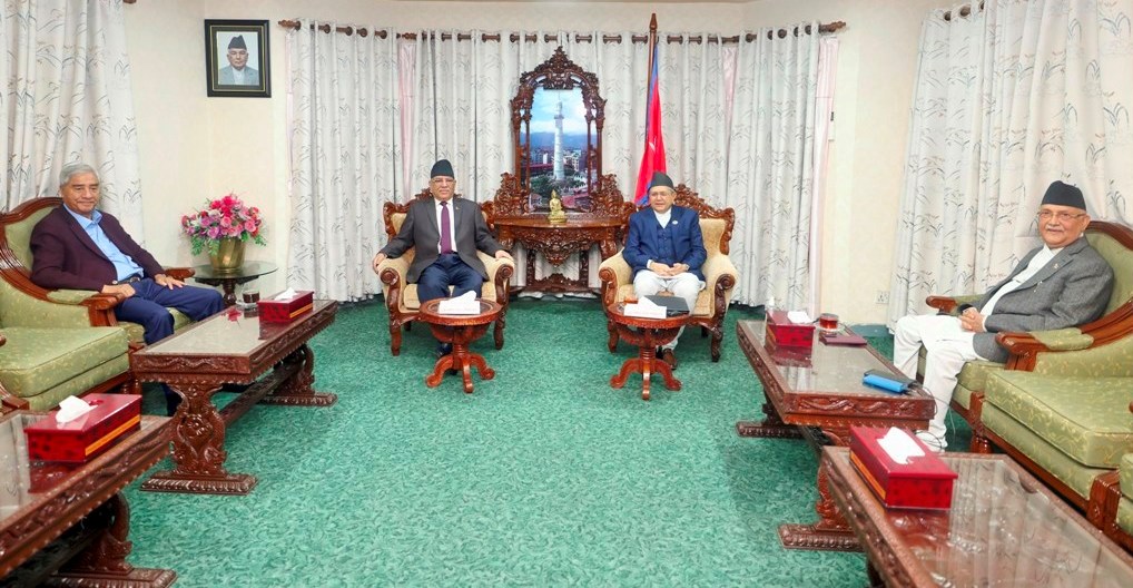 सभामुख घिमिरेले गरे प्रमुख तीन दलका शीर्षनेतासँग छलफल