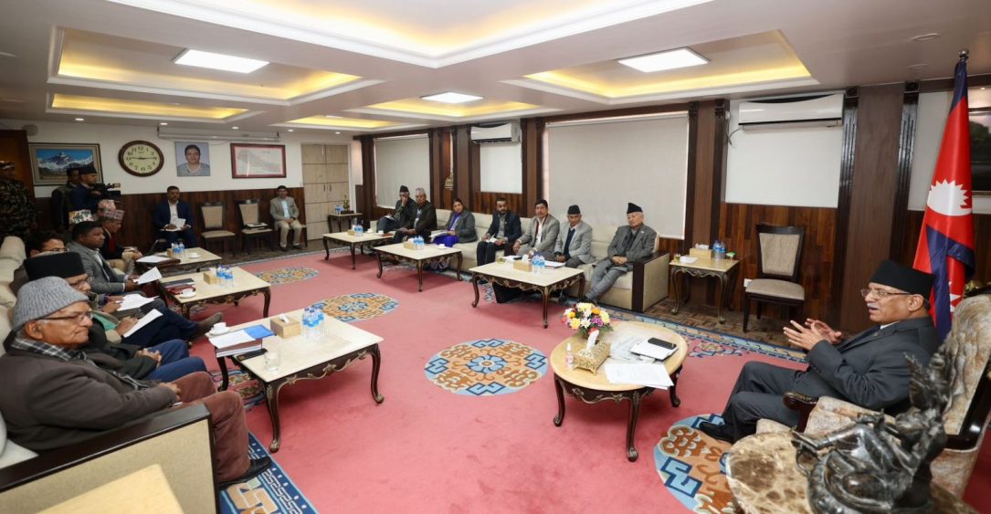 प्रधानमन्त्री प्रचण्ड र प्रमुख दलका प्रमुख सचेतकबीच छलफल