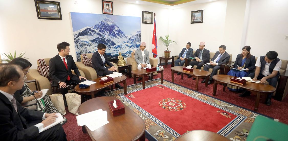 अध्यक्ष तिमिल्सिनासँग जापानी संसदीय मैत्री समूहका सदस्यको शिष्टाचार भेट